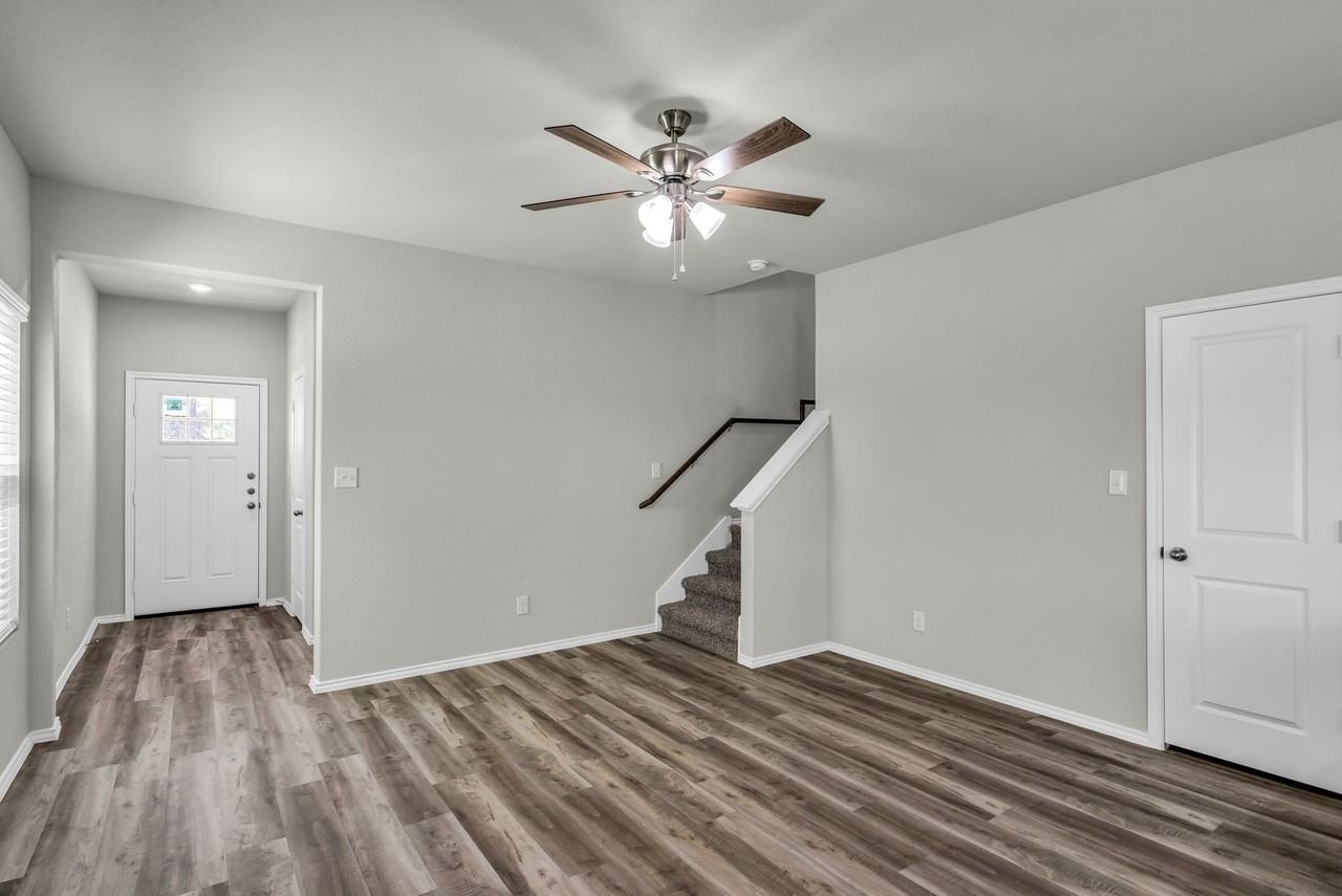 4443 Red Haven Dr - Photo 2 of 4