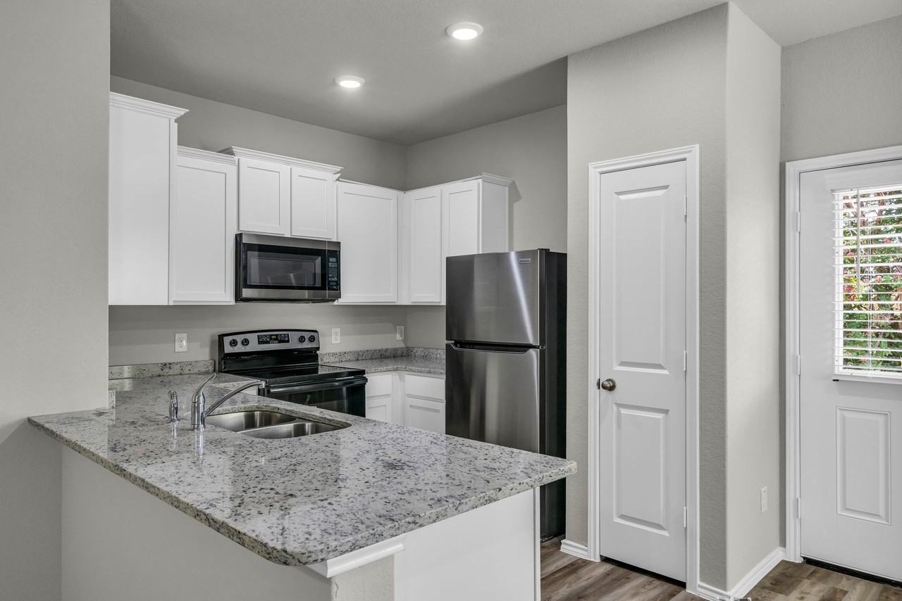 4443 Red Haven Dr - Photo 3 of 4