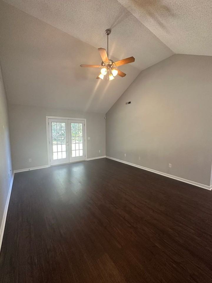 30 Vinca Ct - Photo 3 of 13