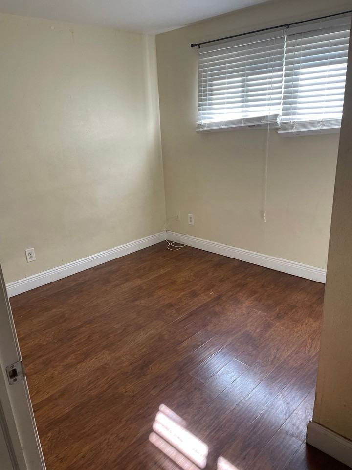 1700 22nd St S #1 - Photo 5 of 21