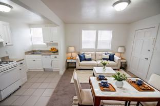 260 W Ardmore Place - Photo 1 of 1