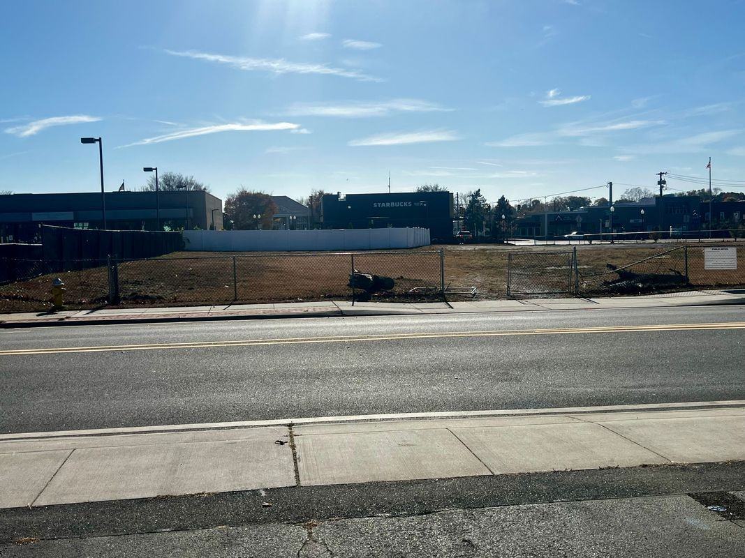 71 Lake St - Photo 3 of 22