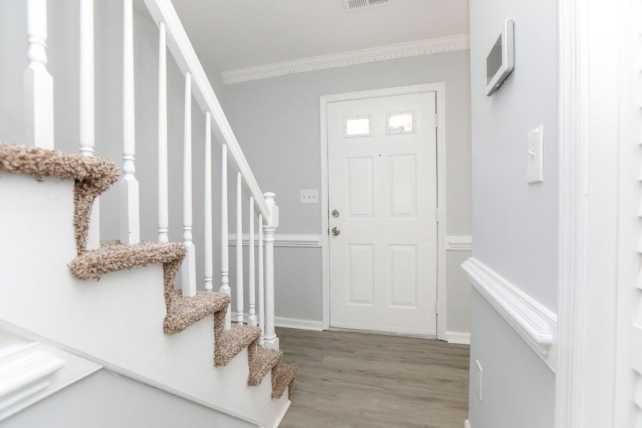 703 Mill Landing Rd - Photo 2 of 26