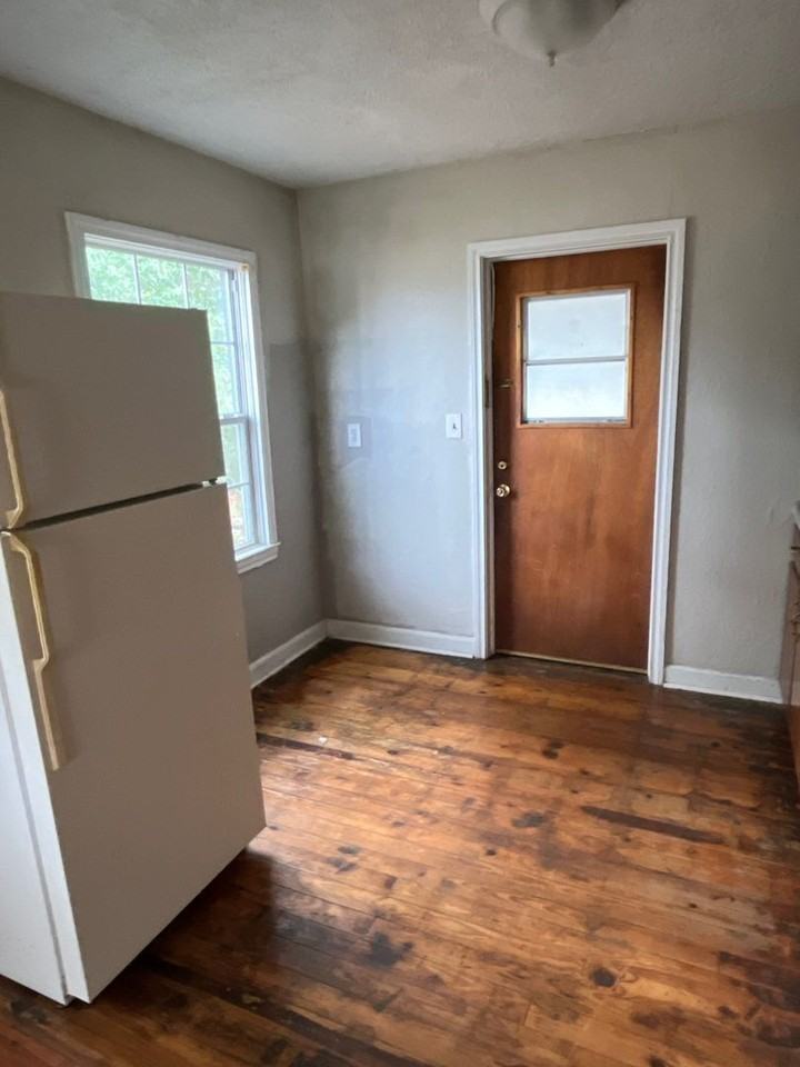 1633 Jackson Bluff Rd - Photo 5 of 20