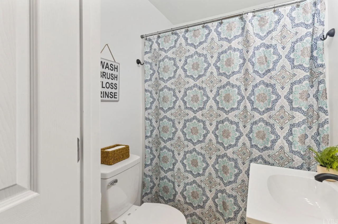 114 Lombardy Ct - Photo 3 of 5