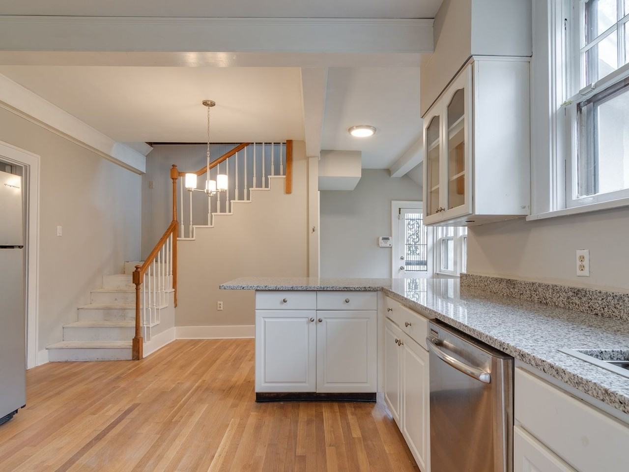 861 N Barksdale St - Photo 6 of 15