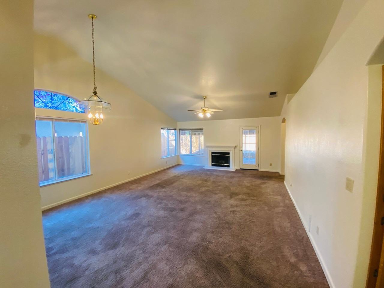 9052 E Valley Dr - Photo 2 of 22