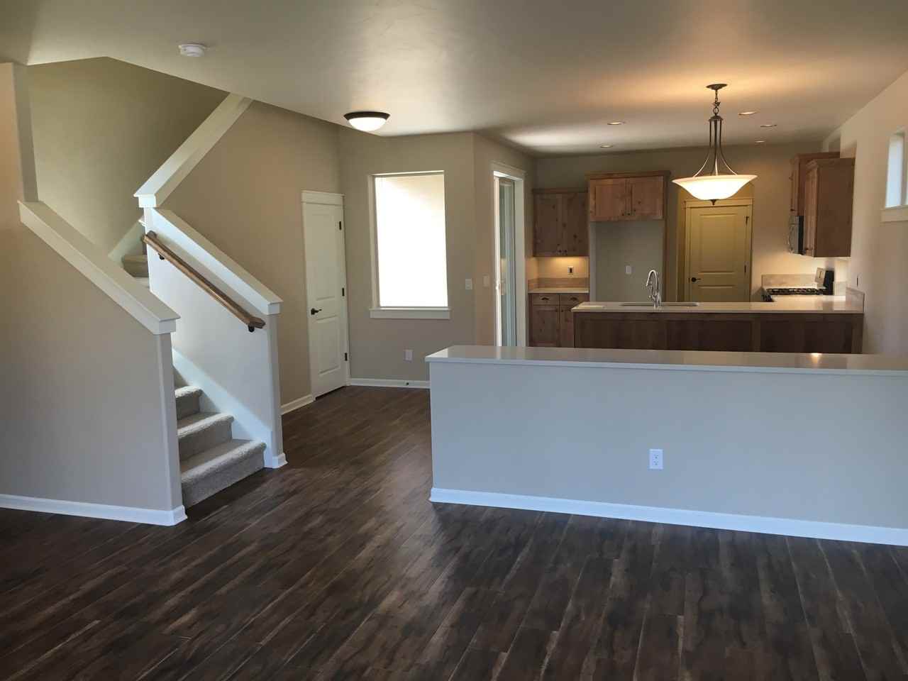 20836 Gateway Dr - Photo 2 of 16