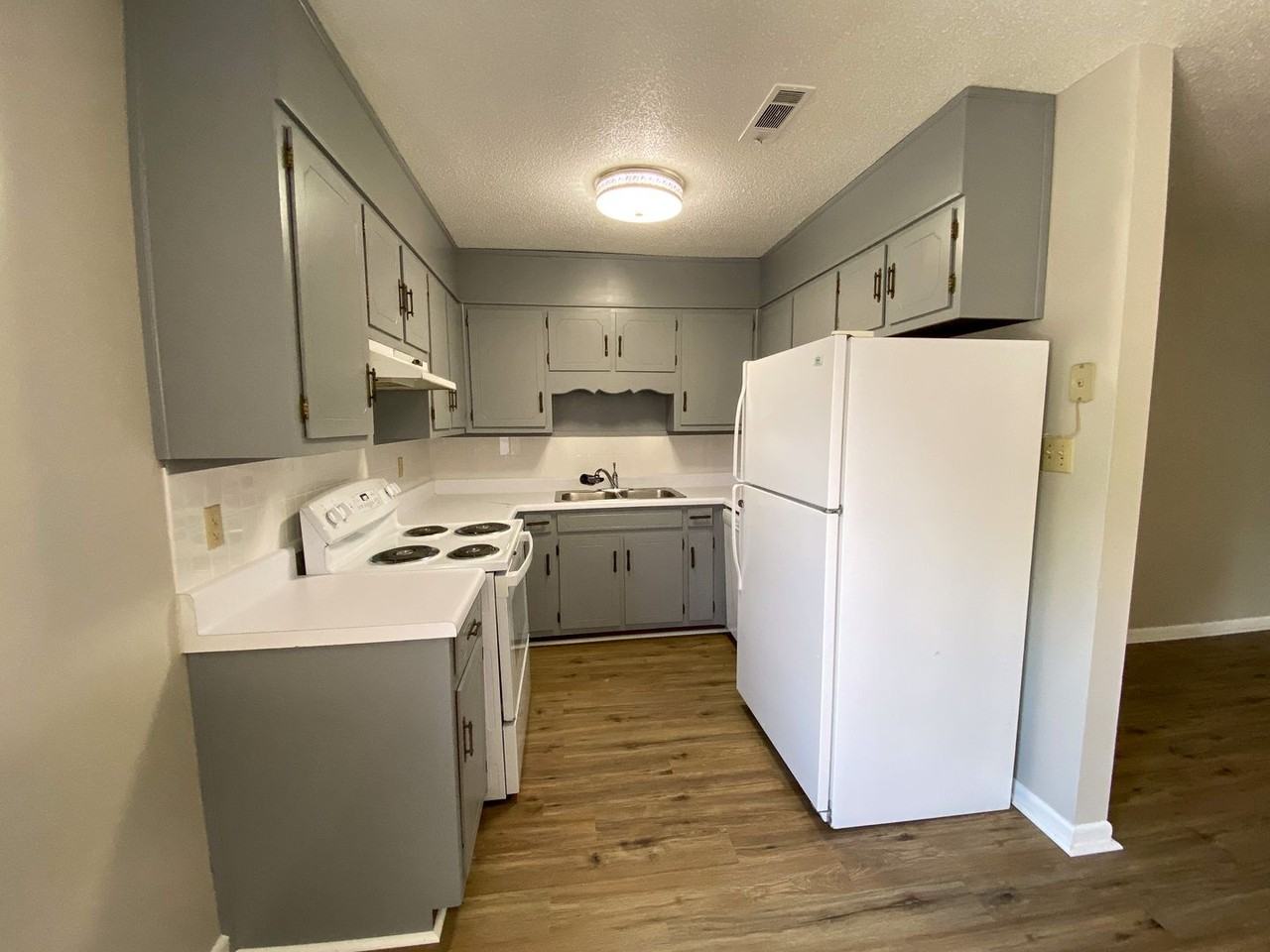 201 21st Street North #3 - Photo 4 of 16