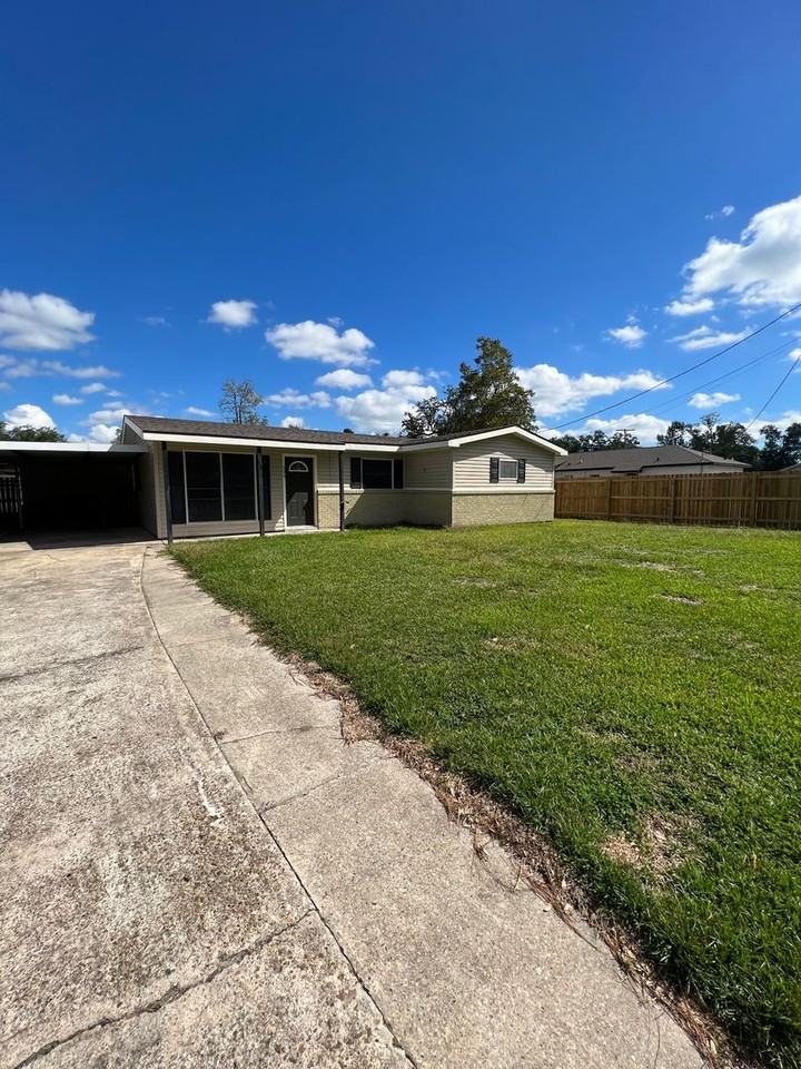 606 606 Woodland - Woodland - Photo 2 of 46