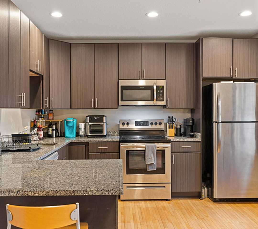 712 4th St SE - Photo 2 of 14