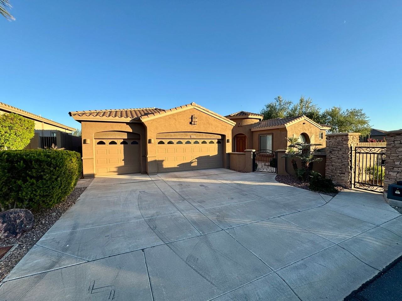 16417 S 28th Ave - Photo 2 of 46