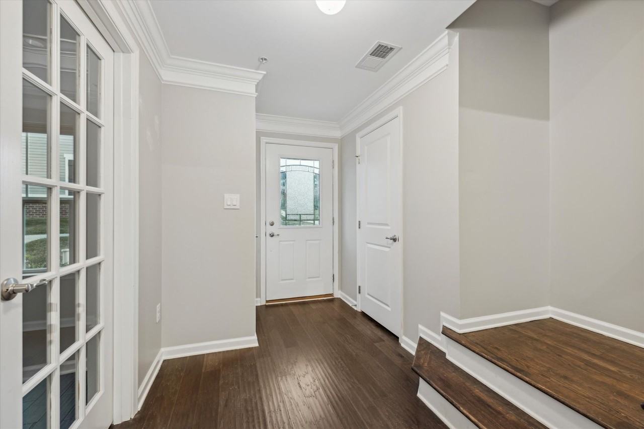 512 Sapphire Dr - Photo 3 of 34