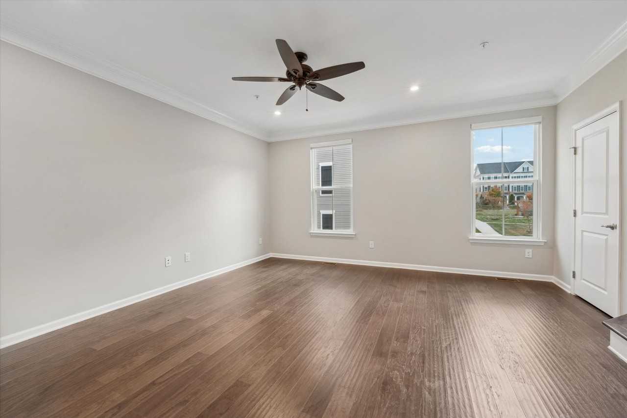 512 Sapphire Dr - Photo 7 of 34