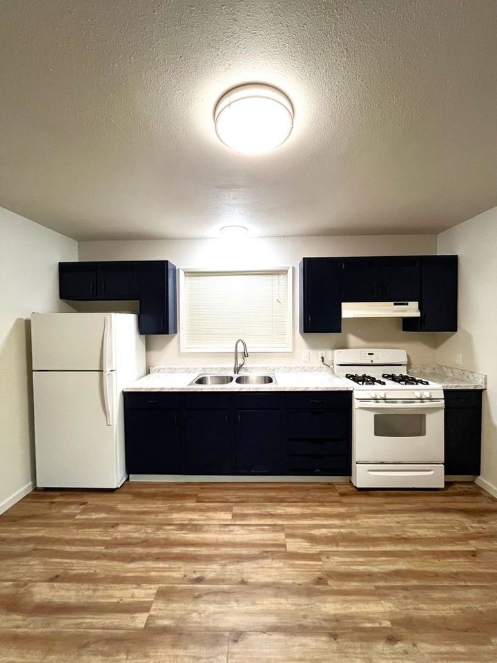 907 Wilson Ave - Photo 4 of 13