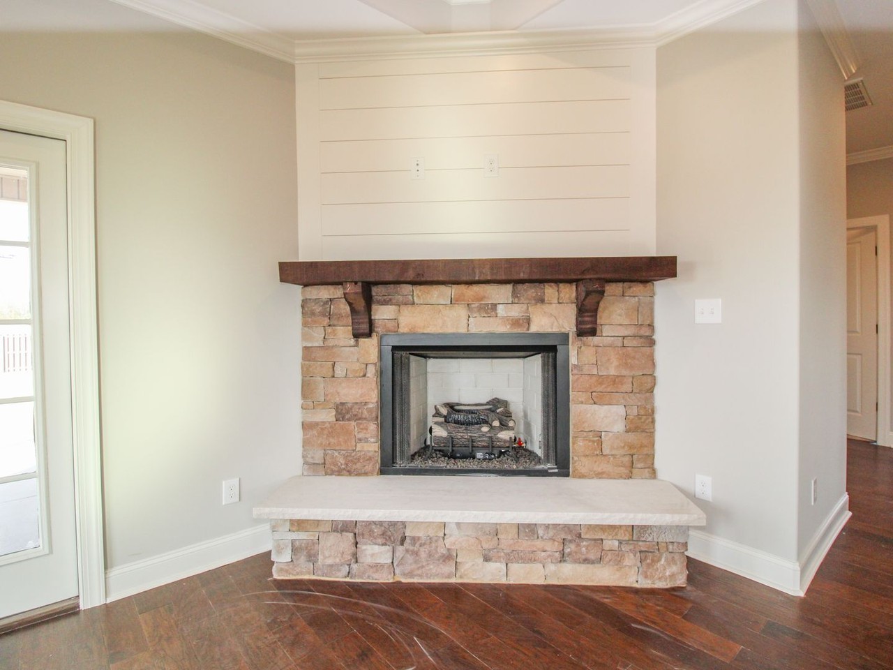18084 Longleaf Dr - Photo 7 of 34
