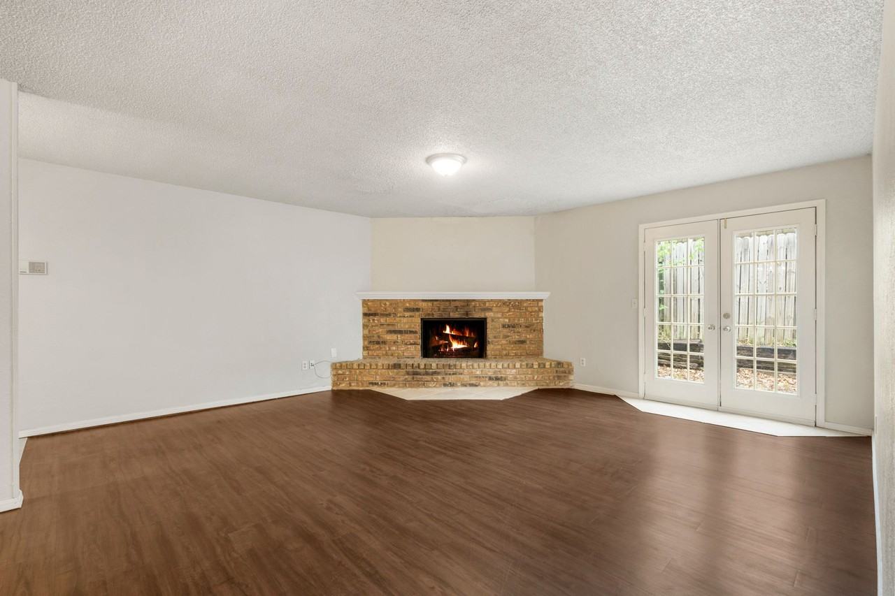 Shadow Mountain Duplexes - Photo 2 of 24