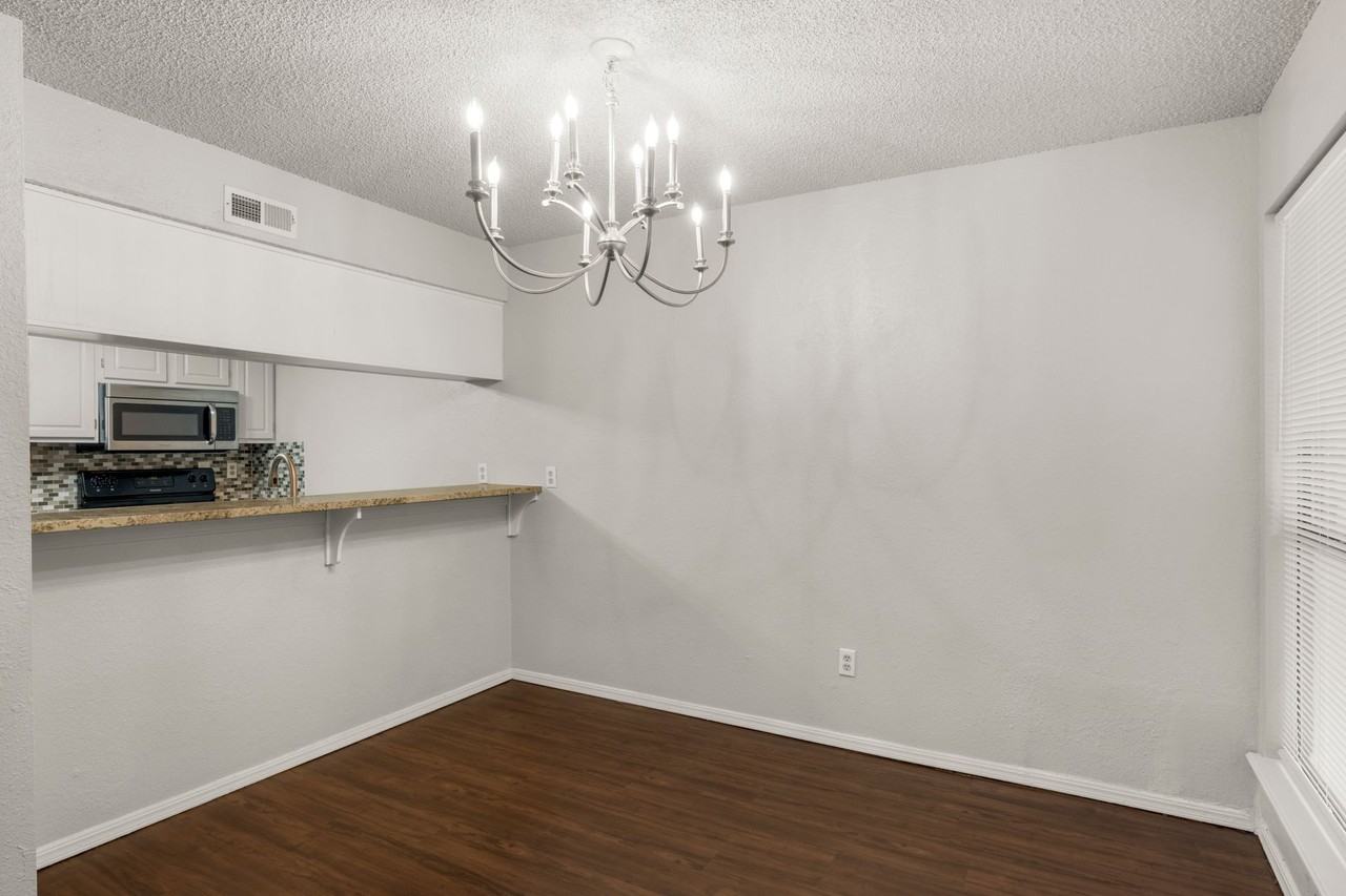 Shadow Mountain Duplexes - Photo 5 of 24