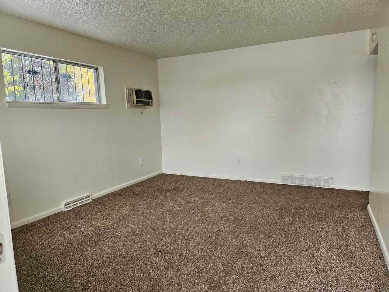 1318 West St - Photo 2 of 10