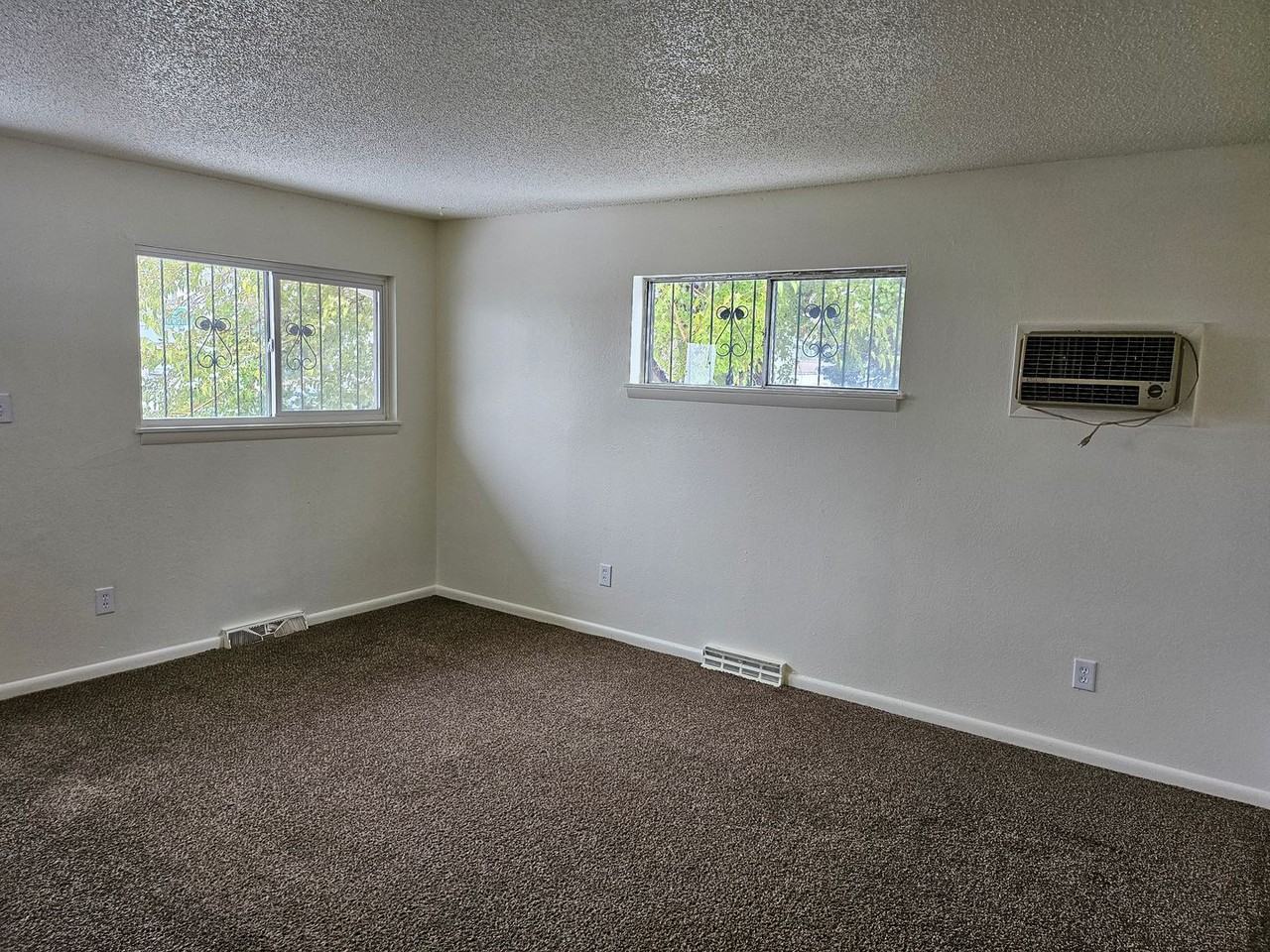 1318 West St - Photo 3 of 10