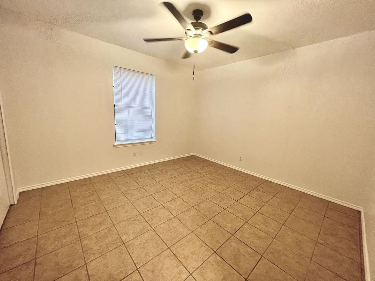 810 Station Street - Photo 6 of 38
