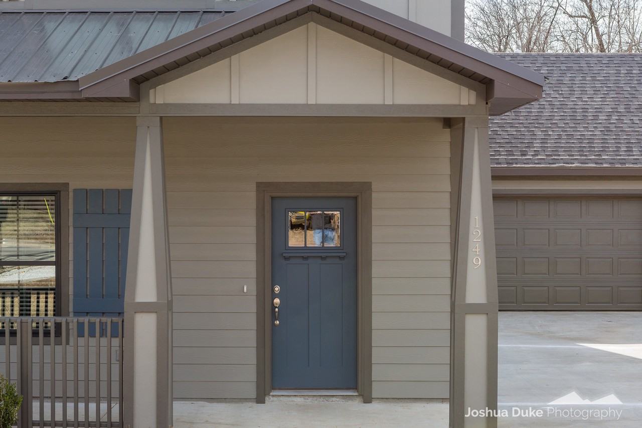 1249 S Ellis Ave - Photo 5 of 40