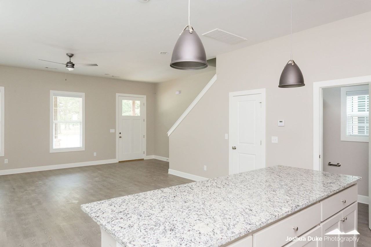 1320 S College Ave - Photo 7 of 33