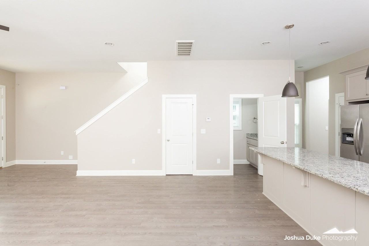 1356 S College Ave - Photo 2 of 36