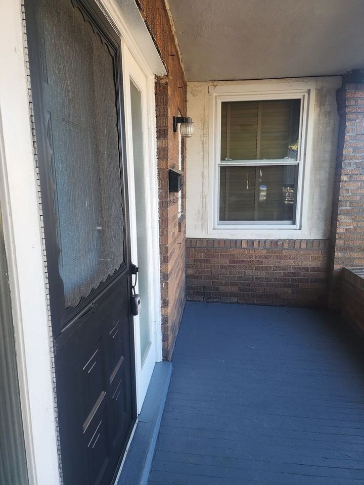 6723 N Lawrence St - Photo 3 of 37