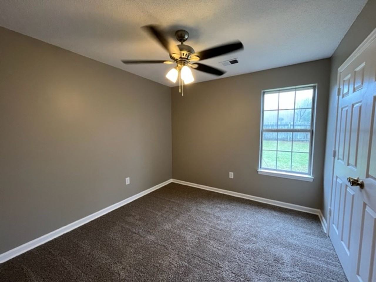 2557 Bristol Cove - Photo 5 of 10