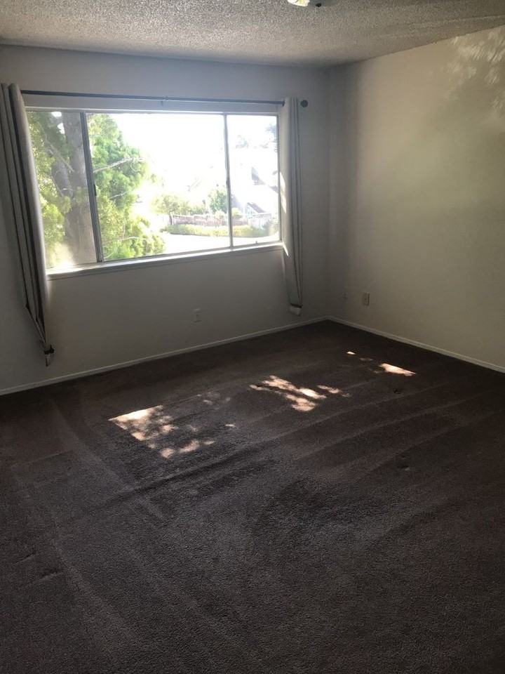 3195 Estelita Court - Photo 5 of 8