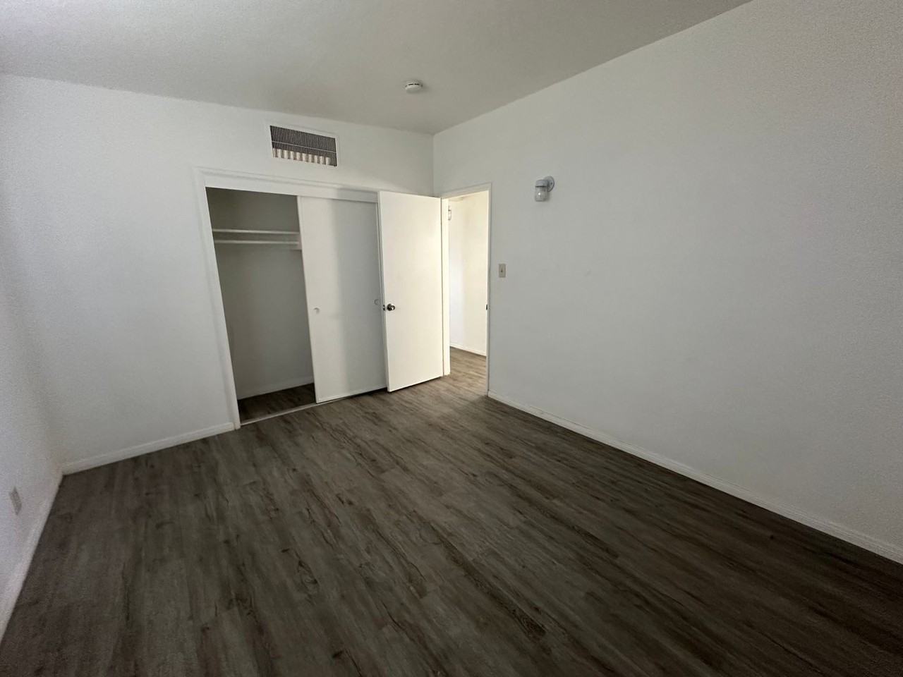 240 Palm Dr - Photo 7 of 13