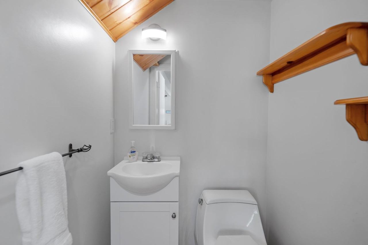 132 Santa Monica Ave - Photo 2 of 41