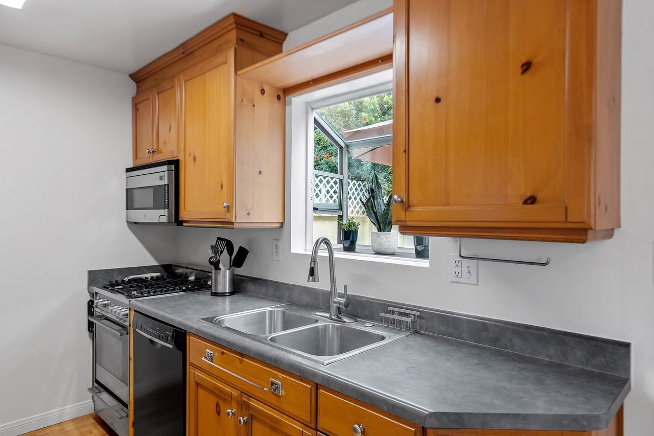 132 Santa Monica Ave - Photo 3 of 41