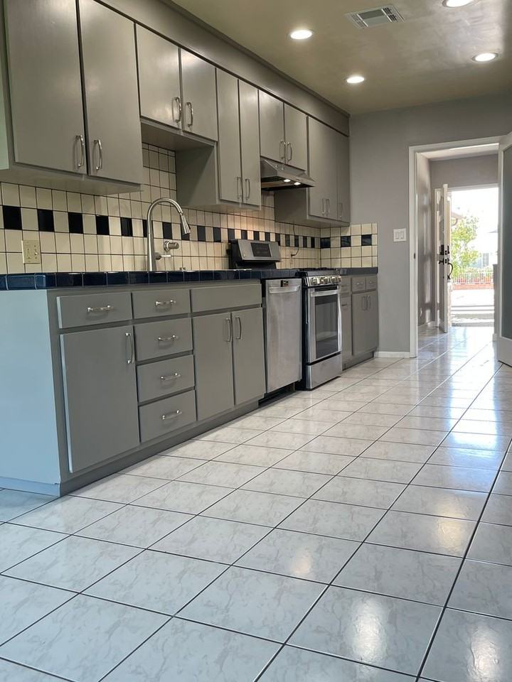 11534 Segrell Way - Photo 2 of 18