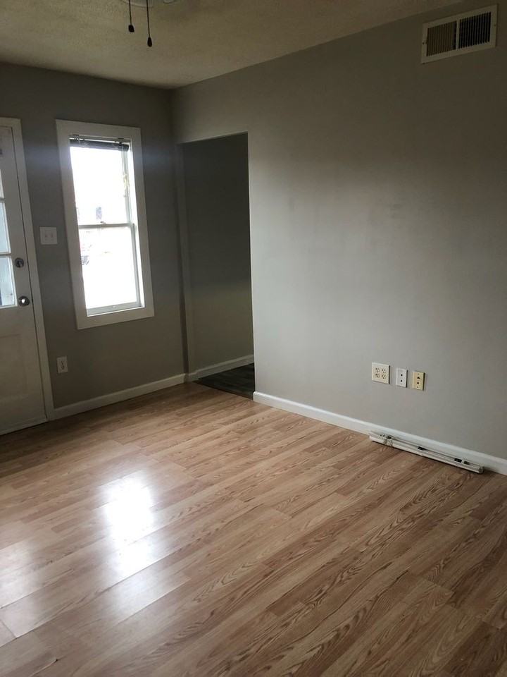 2727 Bard Ave - Photo 2 of 9