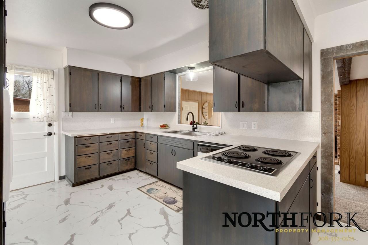 2511 N Middleton Rd - Photo 5 of 18