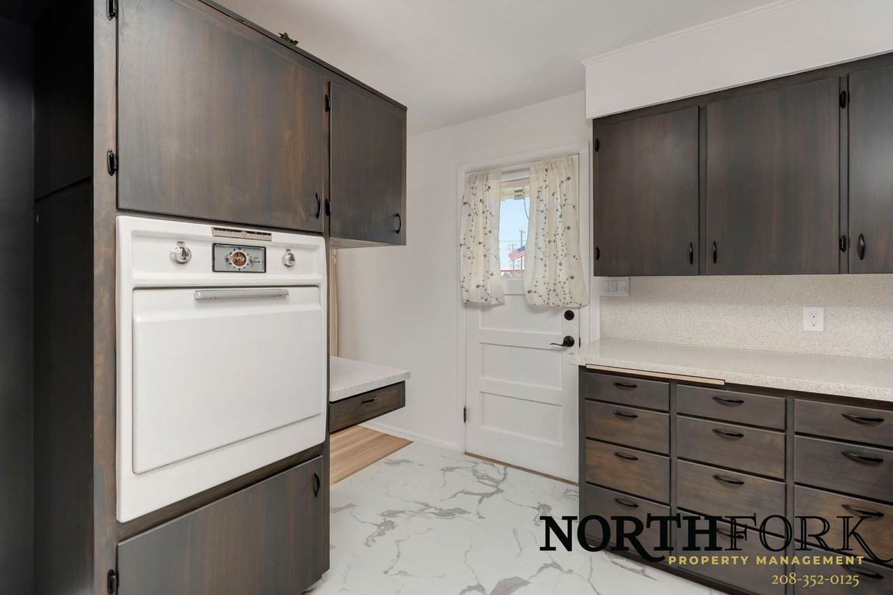 2511 N Middleton Rd - Photo 6 of 18