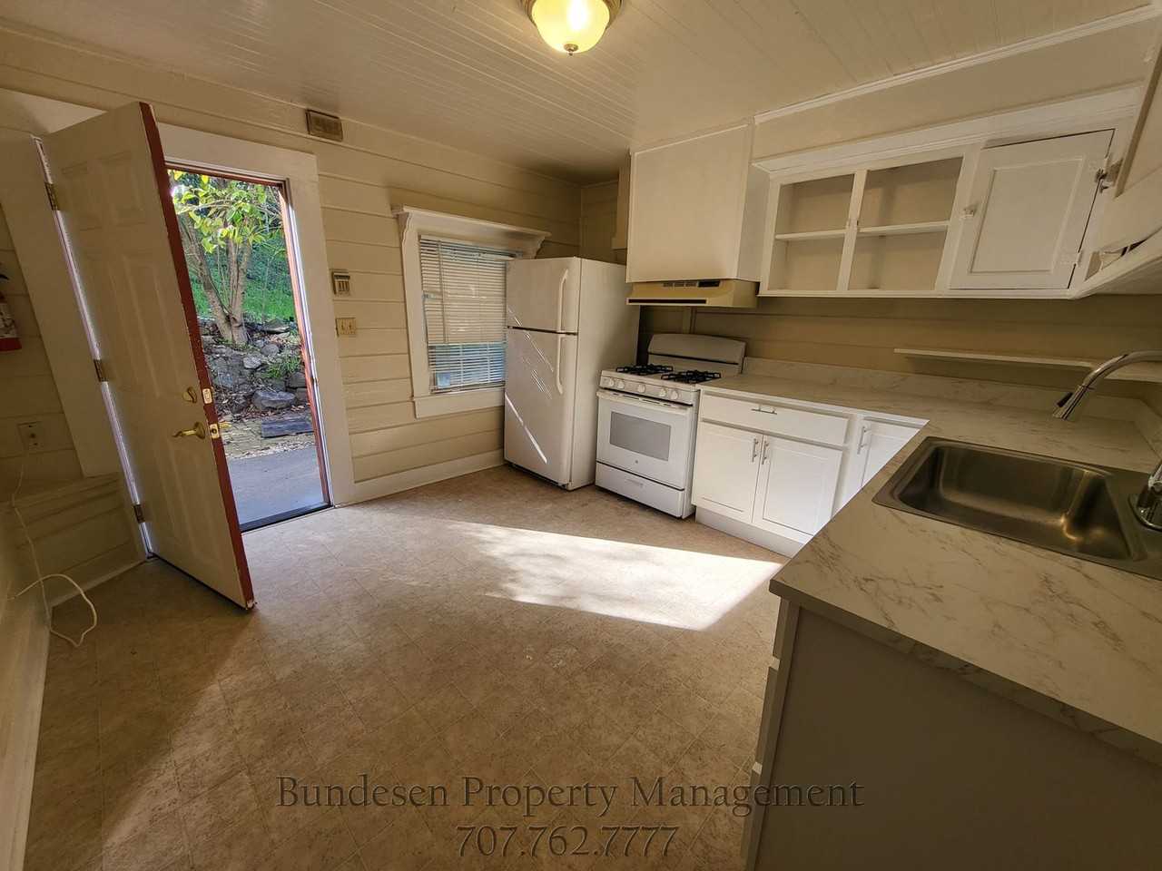 32 West Street - Photo 3 of 9