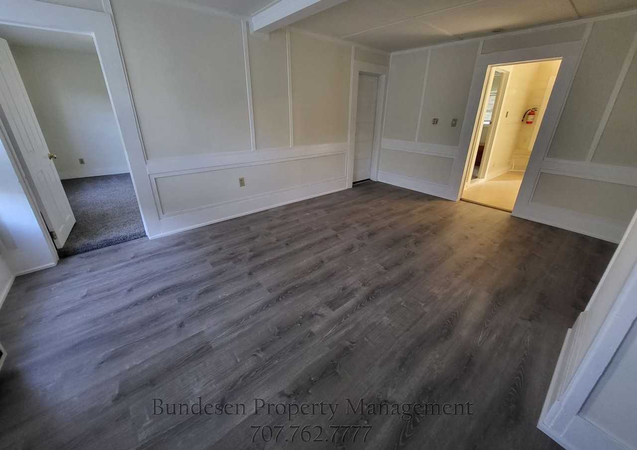 32 West Street - Photo 5 of 9