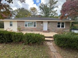 featured image of 140 Kentucky Cir