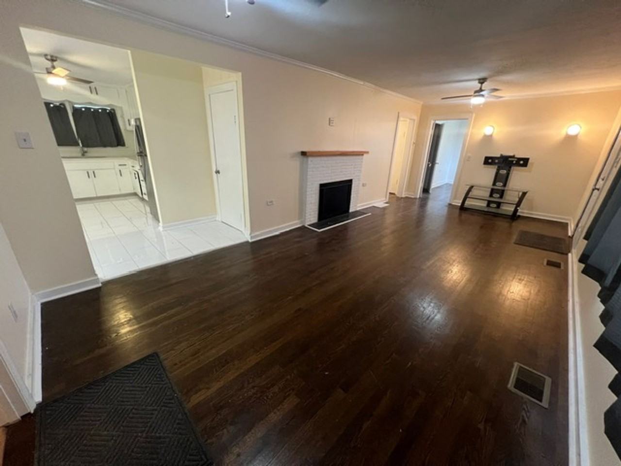 140 Kentucky Cir - Photo 2 of 12