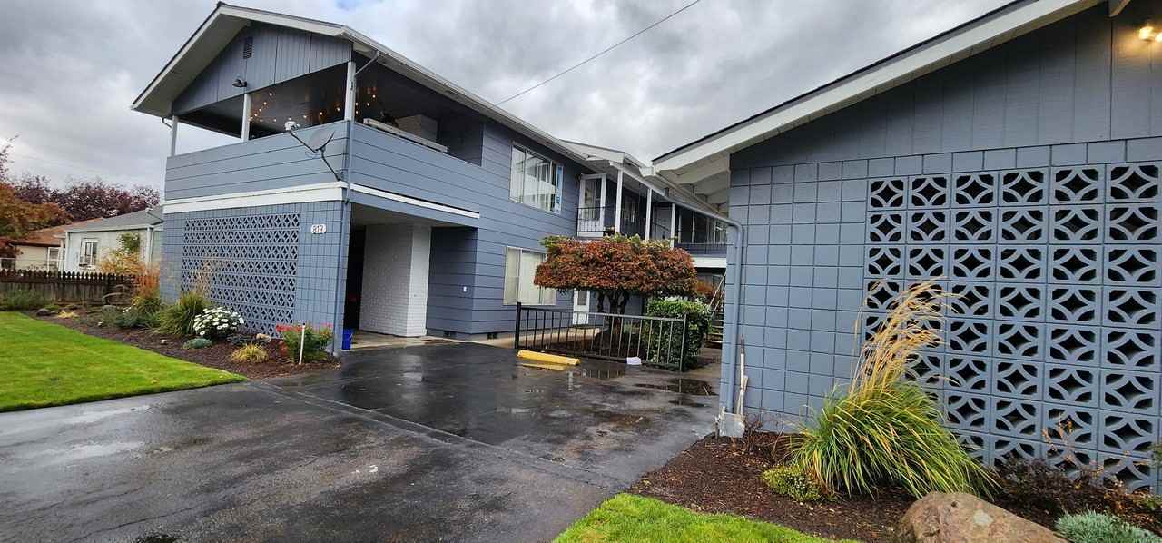 819 18th Ave Sw #05 - Photo 4 of 12