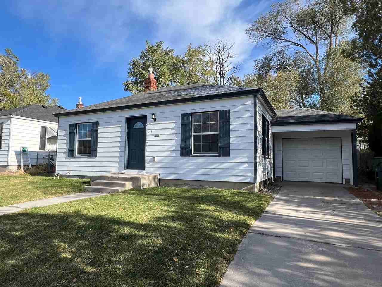 144 S 14th Ave - Photo 2 of 28