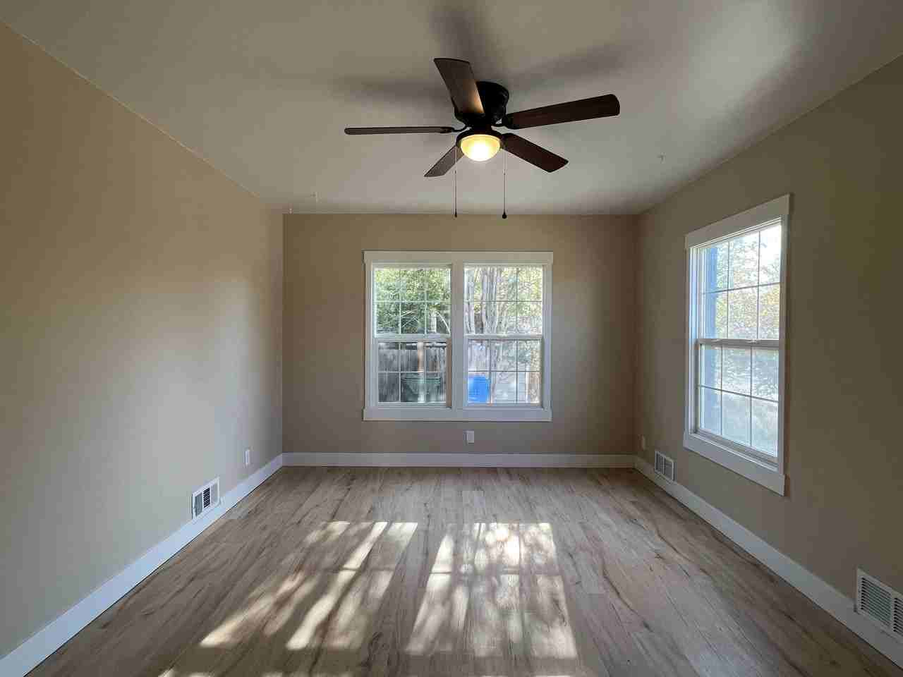 144 S 14th Ave - Photo 3 of 28