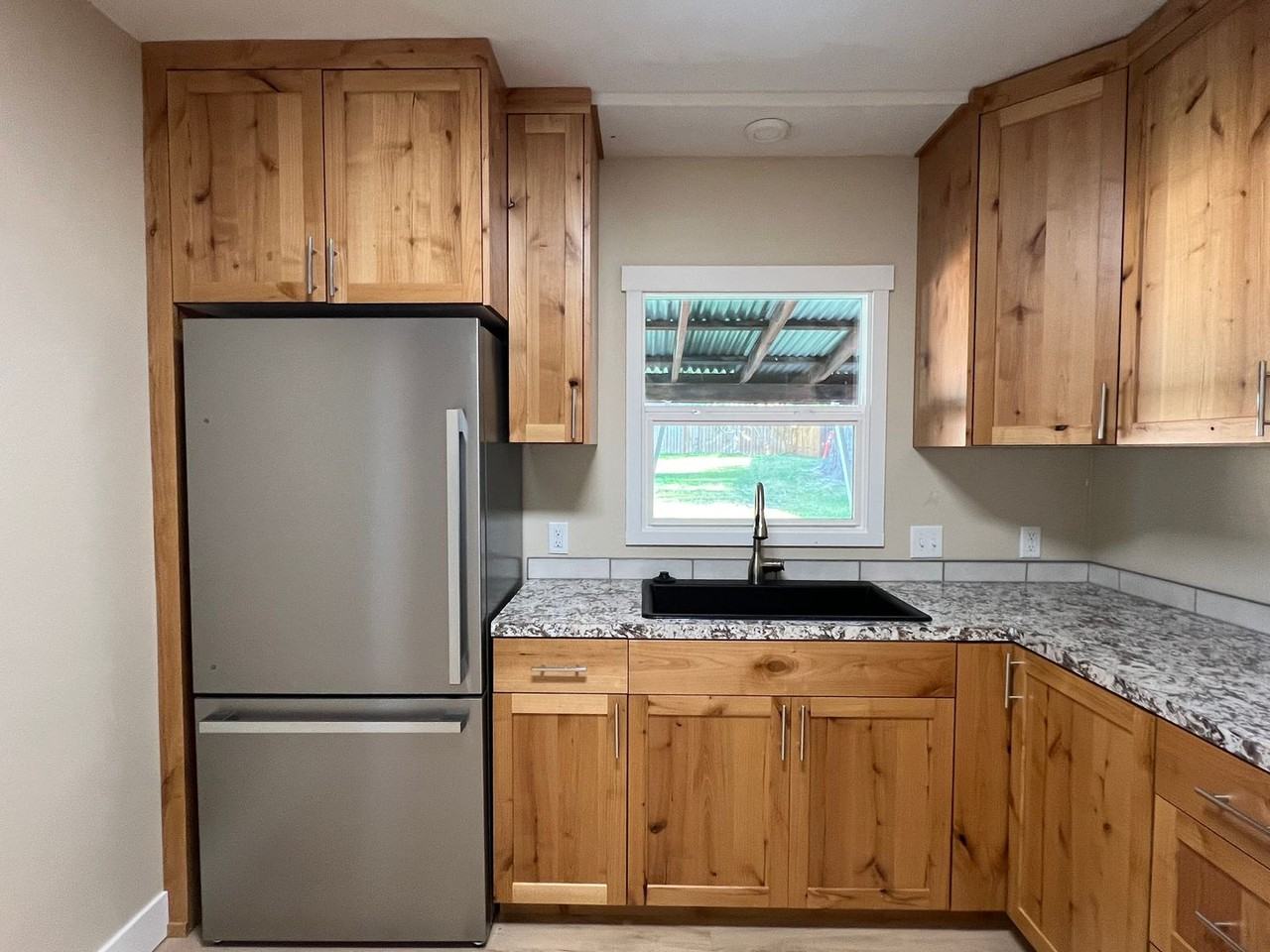 144 S 14th Ave - Photo 7 of 28