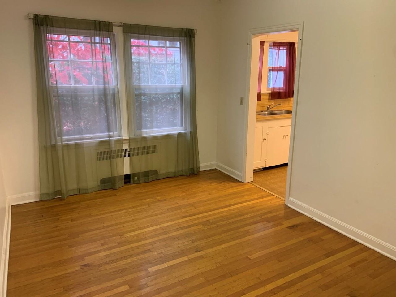 2111 Ne 8th Ave - Photo 4 of 11