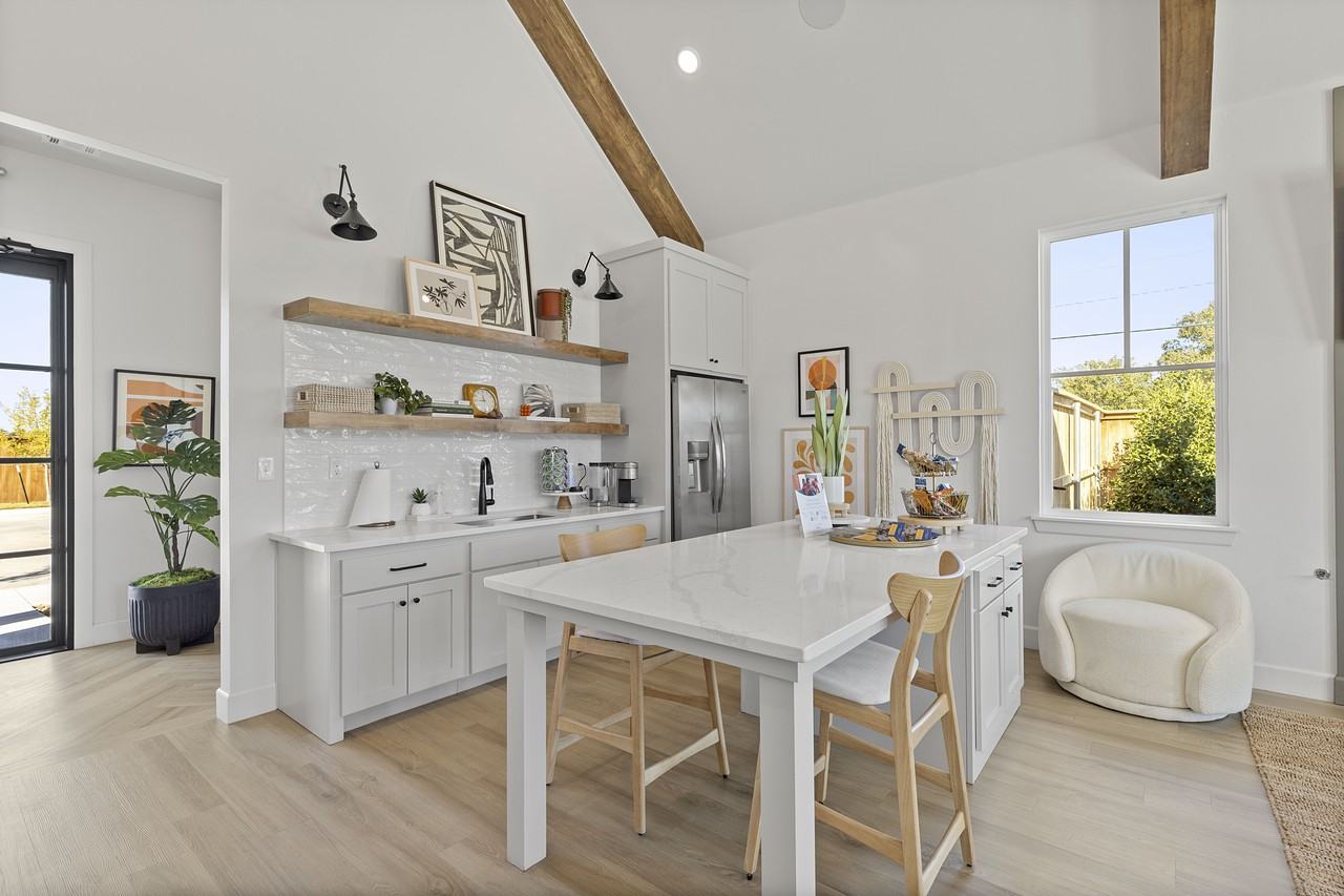 Chisholm Pointe - Photo 3 of 42