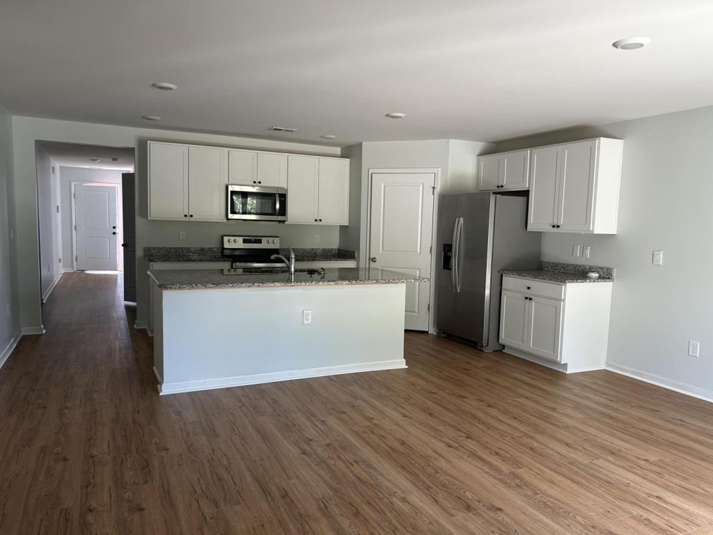 205 Math Pl - Photo 4 of 12