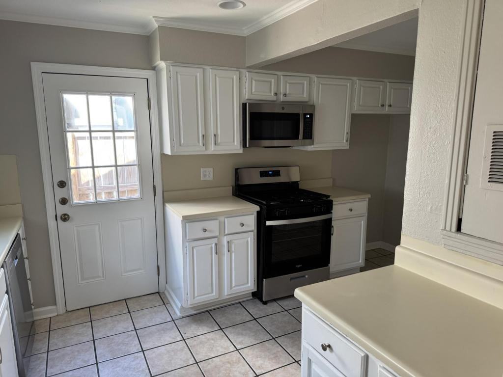 8427 Ridgelea St - Photo 4 of 18